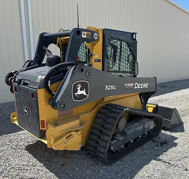 Image of John Deere 325G equipment image 2