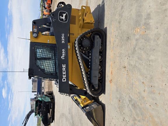 Image of John Deere 325G equipment image 2