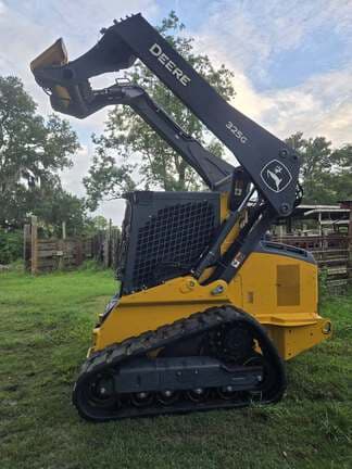 Image of John Deere 325G equipment image 3