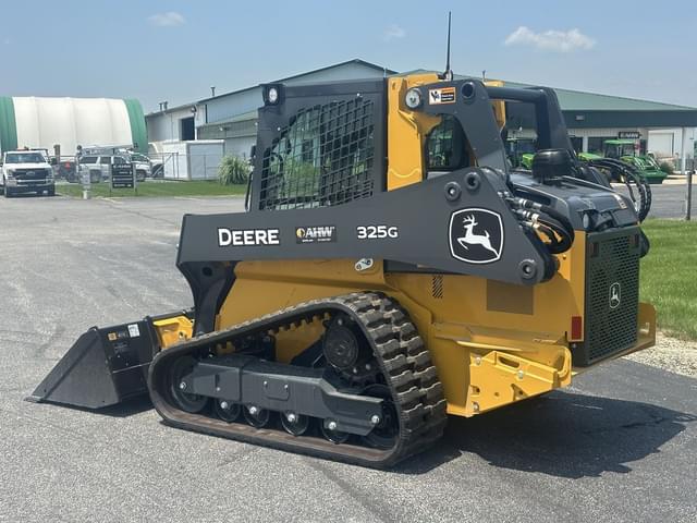 Image of John Deere 325G equipment image 1