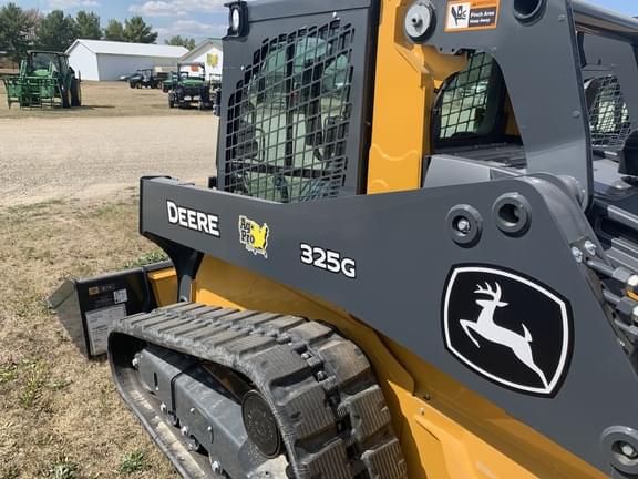 Image of John Deere 325G Primary image