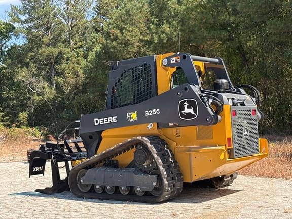 Image of John Deere 325G equipment image 2