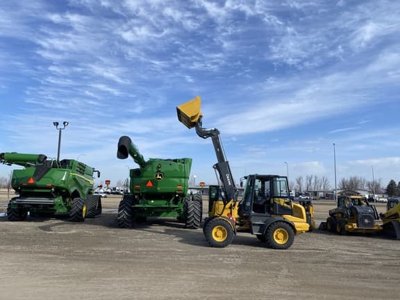Image of John Deere 326P equipment image 3