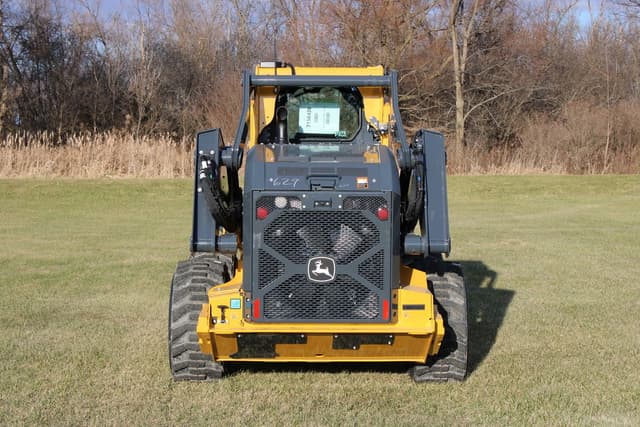 Image of John Deere 330P equipment image 3