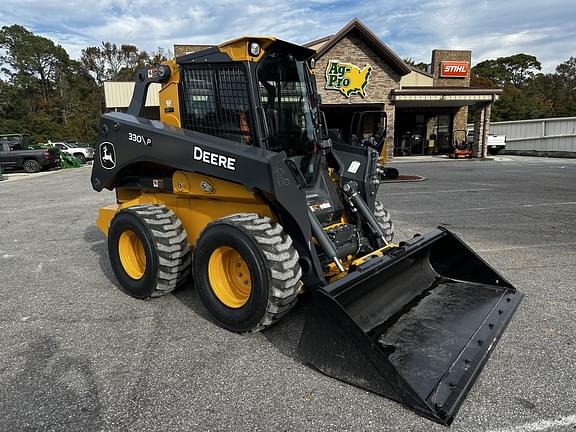 Image of John Deere 330P equipment image 1