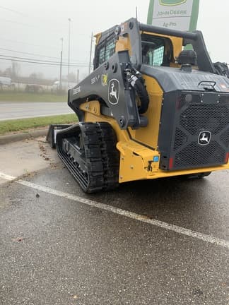 Image of John Deere 333P equipment image 3