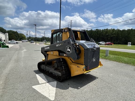 Image of John Deere 331P equipment image 3