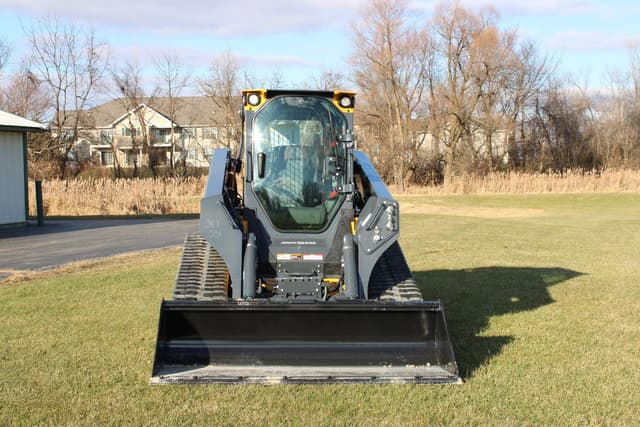 Image of John Deere 331P equipment image 2