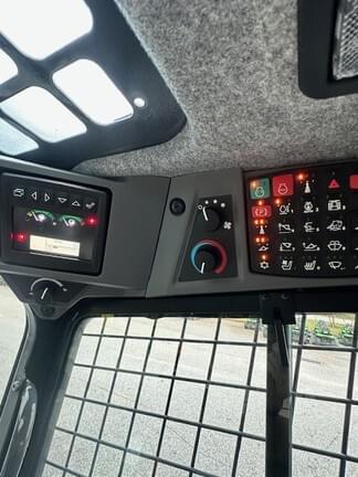 Image of John Deere 331P equipment image 4