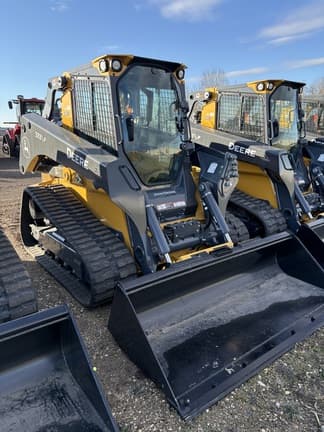 Image of John Deere 333P Image 1