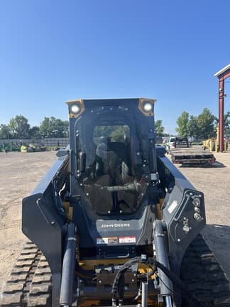 Image of John Deere 333P equipment image 3