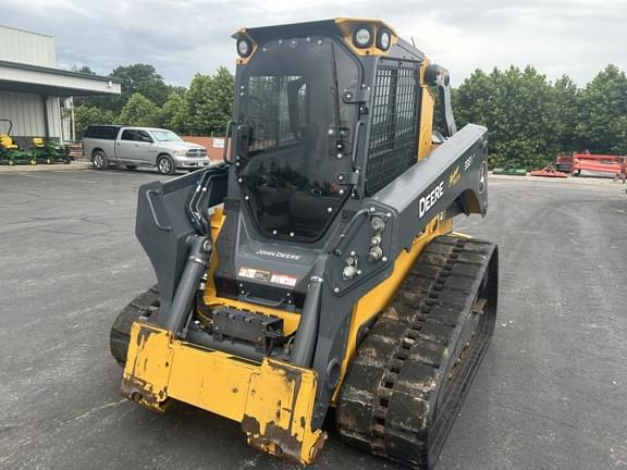 Image of John Deere 333P equipment image 2