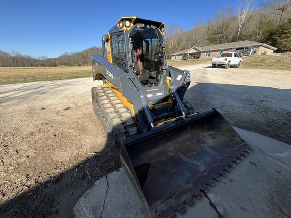 Image of John Deere 333P equipment image 3
