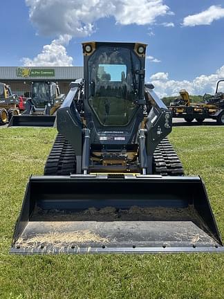 Image of John Deere 333P Primary image
