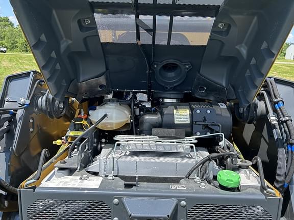 Image of John Deere 333P equipment image 4