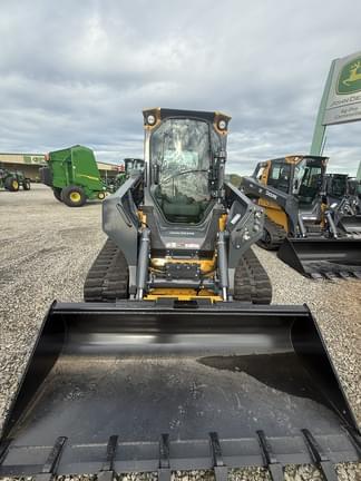 Image of John Deere 333P Image 1