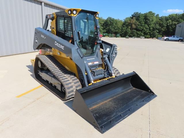 Image of John Deere 333P equipment image 1