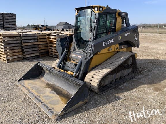 Image of John Deere 333P equipment image 1