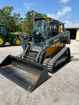 Image of John Deere 333P equipment image 1