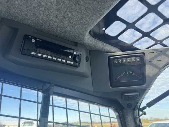 Image of John Deere 333P equipment image 1