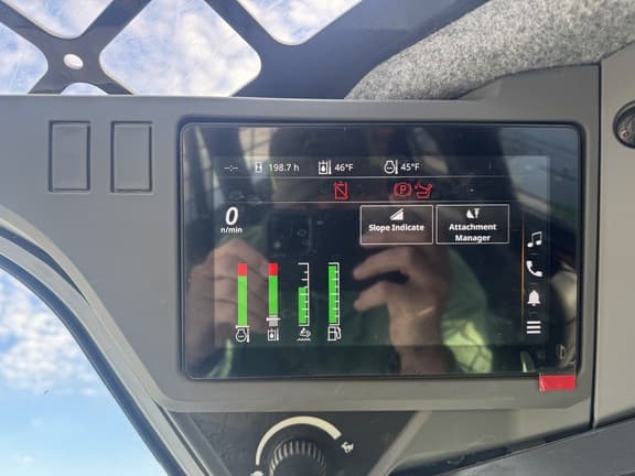 Image of John Deere 333P equipment image 4