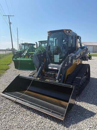 Image of John Deere 333P equipment image 3