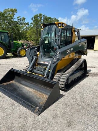 Image of John Deere 333P equipment image 2
