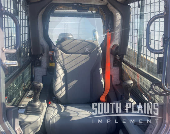 Image of John Deere 333P equipment image 4