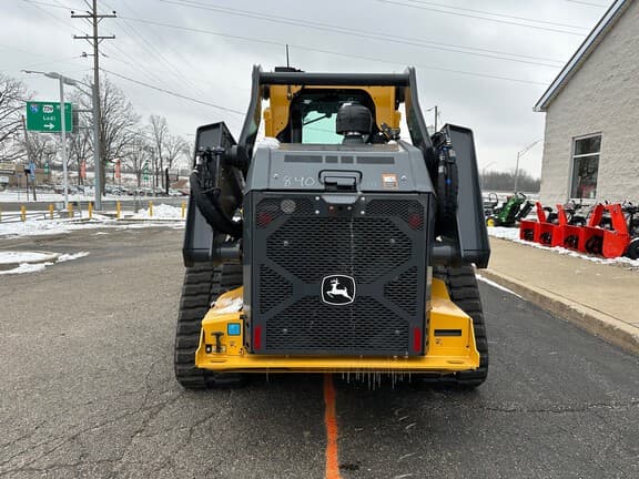 Image of John Deere 333P equipment image 3