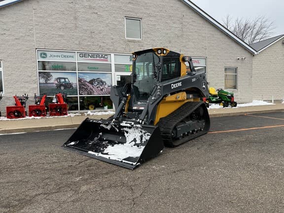 Image of John Deere 333P Primary image