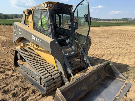 Image of John Deere 333P Primary image