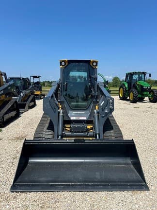 Image of John Deere 333P Image 1