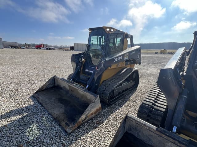 Image of John Deere 333P equipment image 2