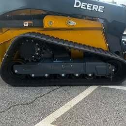 Image of John Deere 333P equipment image 4