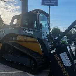 Image of John Deere 333P equipment image 3