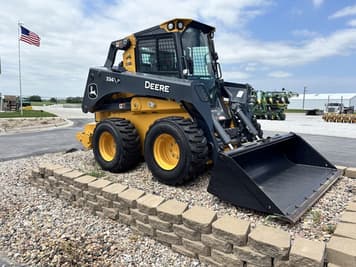 Main image John Deere 334P