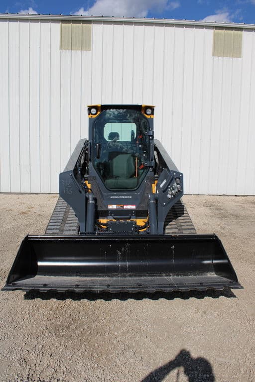 Image of John Deere 335P equipment image 3