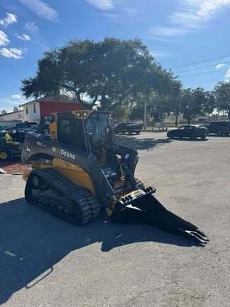 Image of John Deere 335P equipment image 1