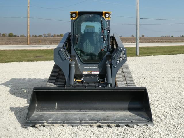 Image of John Deere 335P equipment image 2