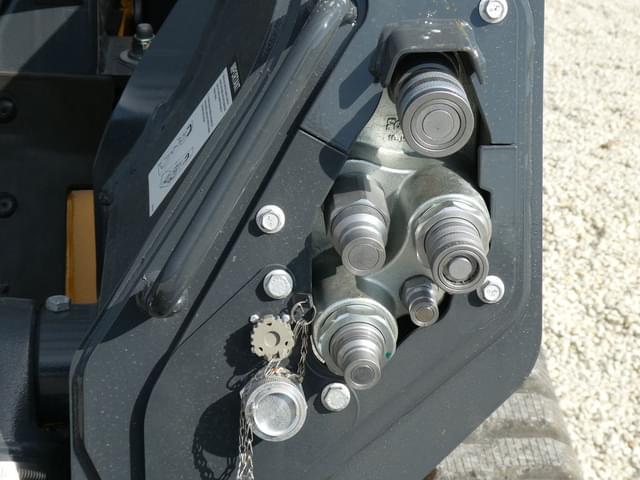 Image of John Deere 335P equipment image 4