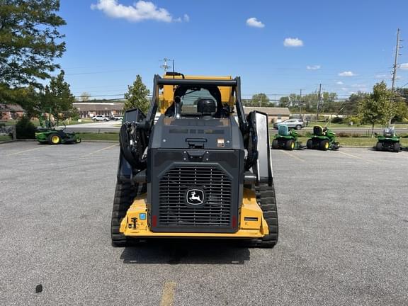 Image of John Deere 335P equipment image 4