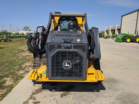 Image of John Deere 335P equipment image 3