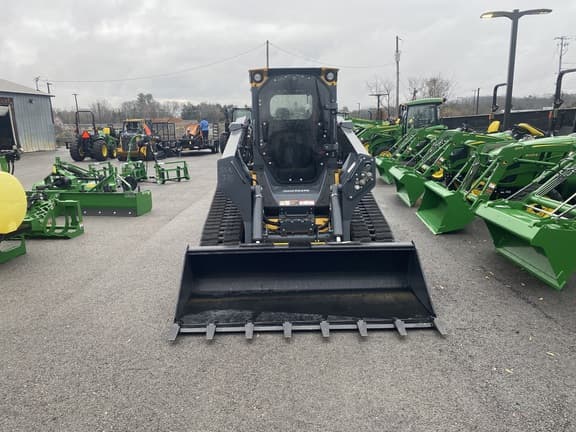 Image of John Deere 335P equipment image 3