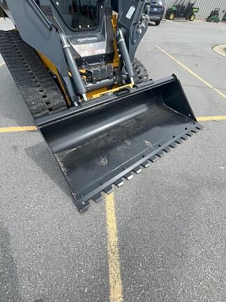 Image of John Deere 335P equipment image 3