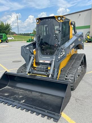 Image of John Deere 335P equipment image 1