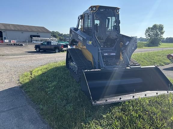 Image of John Deere 335P equipment image 2