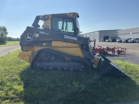 Image of John Deere 335P equipment image 4