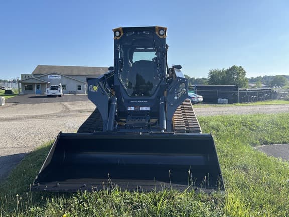 Image of John Deere 335P equipment image 2