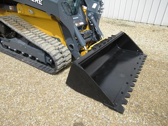 Image of John Deere 335P equipment image 3