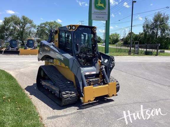 Image of John Deere 335P equipment image 1